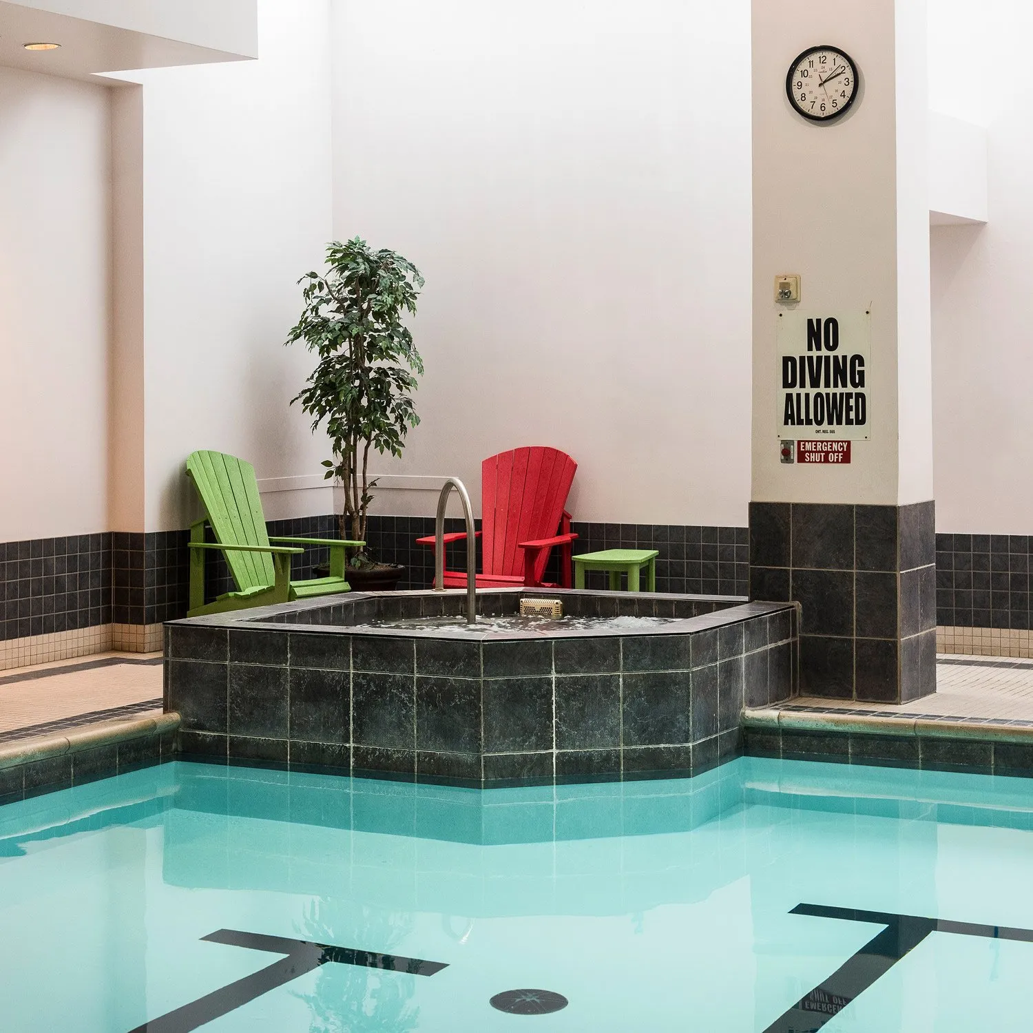A shot of the jacuzzi and pool at the Lord Elgin Hotel in Ottawa.